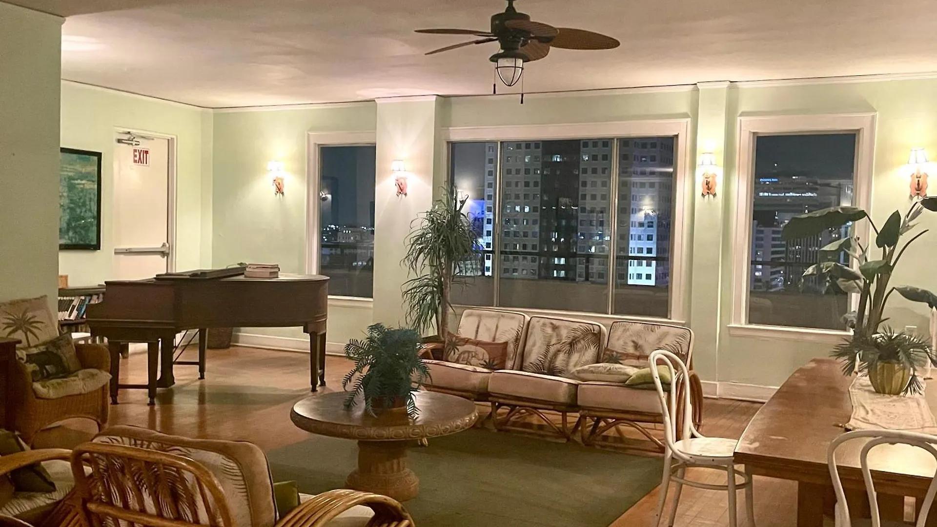 Your Penthouse Ocean View With City Lights And Queen Mary Too Long Beach